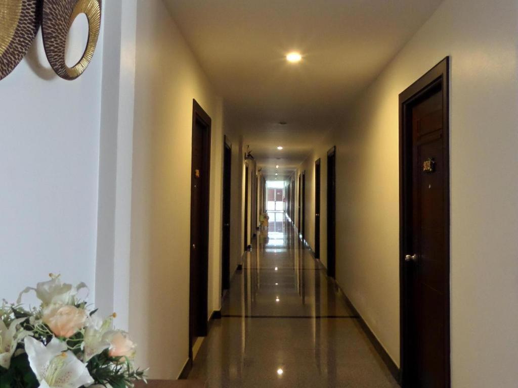 City Park Hotel Phatthalung Extérieur photo