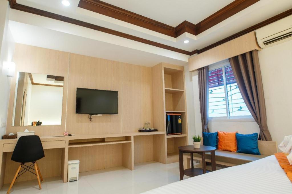 City Park Hotel Phatthalung Extérieur photo
