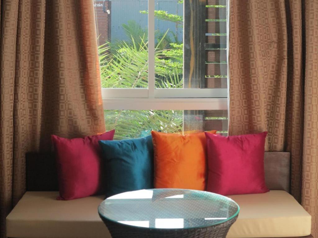 City Park Hotel Phatthalung Extérieur photo