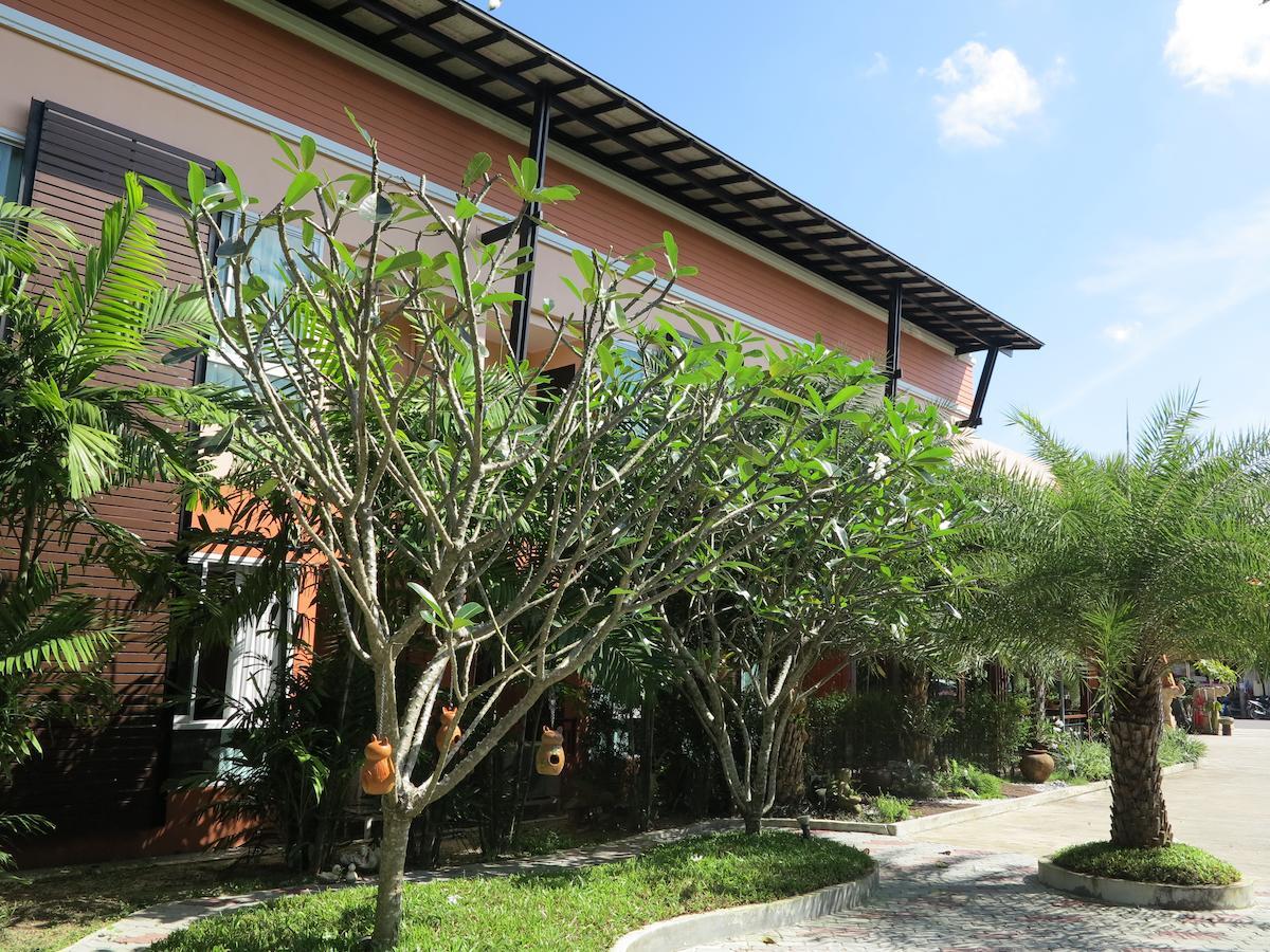 City Park Hotel Phatthalung Extérieur photo